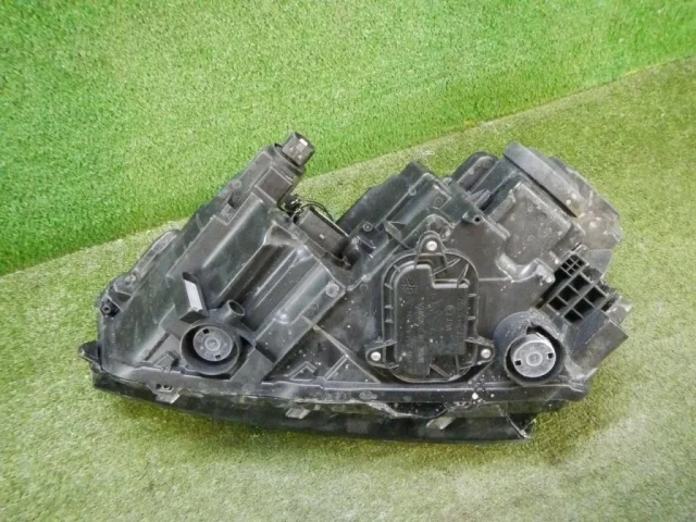 Фара ксенон левая для Skoda Rapid II 2020+ на фотографиях