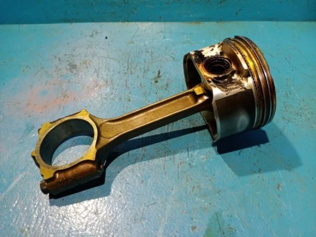 Поршень для Nissan X-Trail T31 RU 2007-2014 на фотографиях