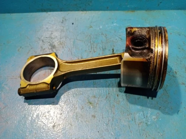 Поршень для Nissan X-Trail T31 RU 2007-2014 на фотографиях