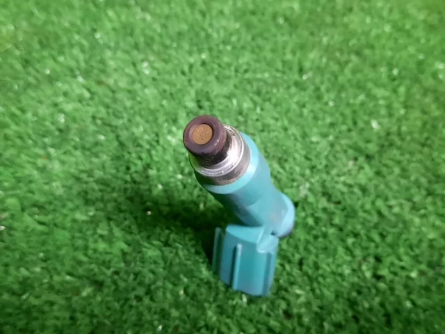 Форсунка топливная для Suzuki Grand Vitara 2005-2014 на фотографиях