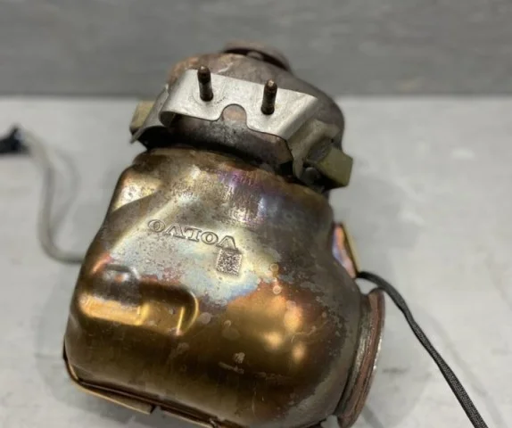 Катализатор для Volvo XC90 II L 2014-2019 на фотографиях