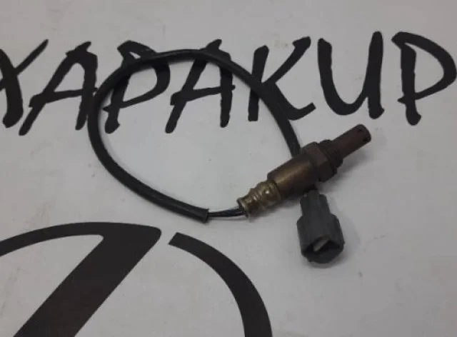Лямбда-зонд (верхний) для Toyota RAV4 XA30 2005-2012 на фотографиях