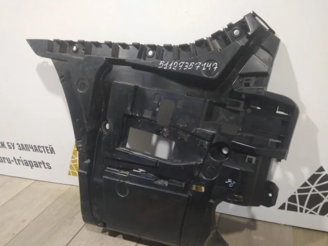 Кронштейн заднего бампера левый для BMW 7er G11/G12 2015-2021 на фотографиях