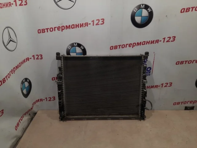 Радиатор охлаждения ДВС для Mercedes-Benz M class W164 2005-2011 на фотографиях