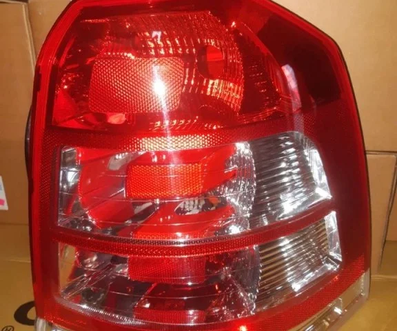 Фара правая для Opel Zafira B 2005-2015 на фотографиях