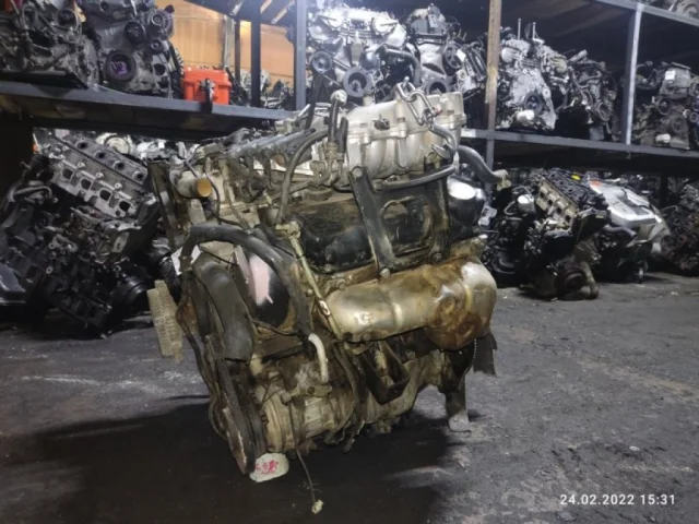 Двигатель без навесного для Mitsubishi Pajero V60 3dr 1999-2006 на фотографиях