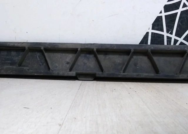 Панель радиатора (телевизор) для Skoda Rapid I NH3 2012-2017 на фотографиях