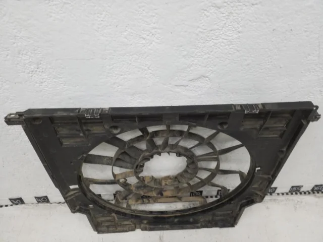 Вентилятор радиатора охлаждения ДВС для BMW X5 G05 2018+ на фотографиях