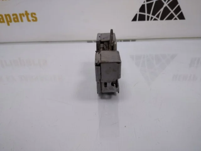 Замок капота для Skoda Rapid II 2020+ на фотографиях