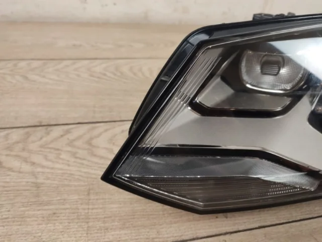Фара ксенон левая для Volkswagen Touareg II (7P5) 2010-2014 на фотографиях
