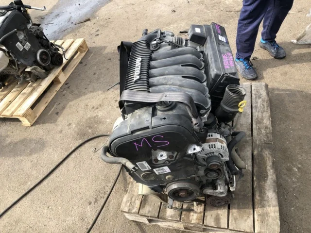 Продажа двигателя B5244S4