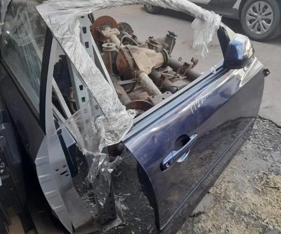 Дверь передняя правая для Mazda 3 BK Хэтчбек 2003-2009 на фотографиях