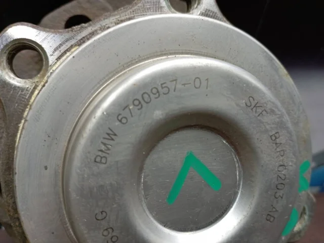 Ступица колеса передняя правая для BMW 5er Ф10 2010-2013 на фотографиях