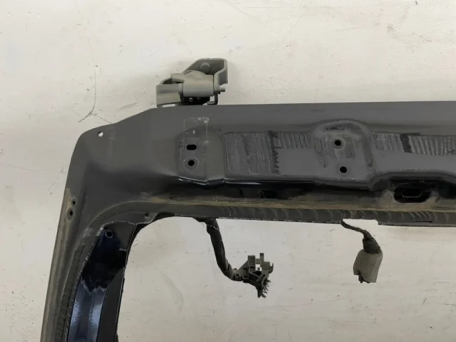 Крышка багажника для Audi Q7 4M 2015+ на фотографиях