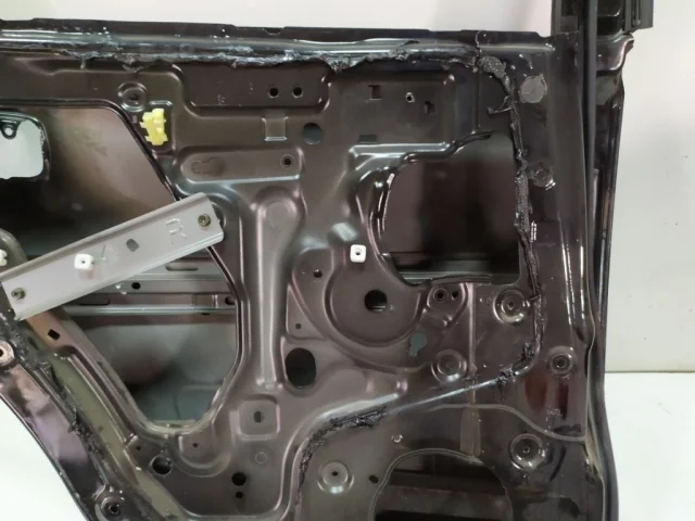 Дверь передняя правая для Nissan X-Trail T30 RU 2001-2007 на фотографиях