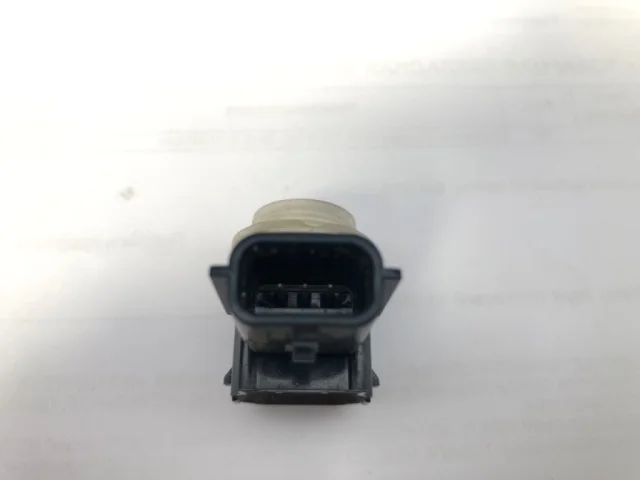 Датчик парктроника задний для Mitsubishi Outlander III 3 rest GF0W 2018-2022 на фотографиях