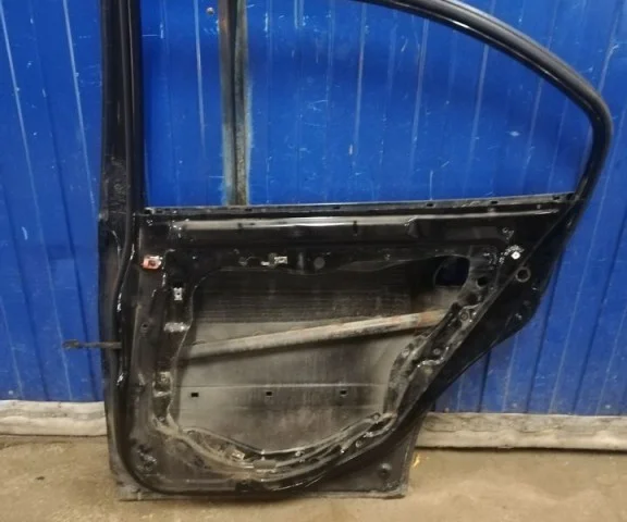 Дверь задняя правая для Hyundai Elantra XD 2000-2009 на фотографиях