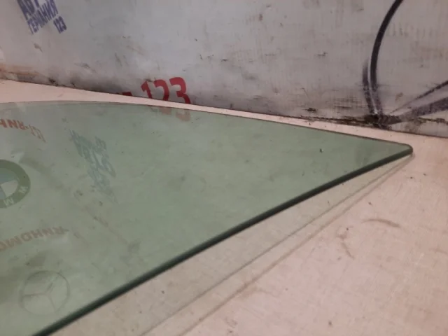 Стекло двери переднее правое для BMW X6 Е71 2007-2012 на фотографиях