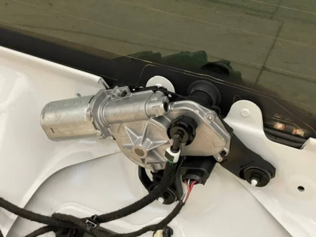 Крышка багажника для Audi Q7 4M 2015+ на фотографиях