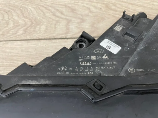 Фара ксенон левая для Audi Q7 4M 2015+ на фотографиях