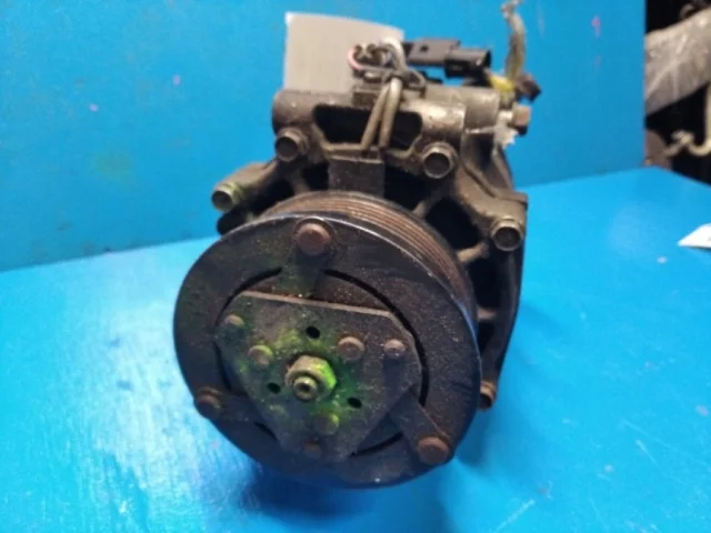 Компрессор кондиционера для Mitsubishi Lancer 9 Седан CS 2003-2010 на фотографиях