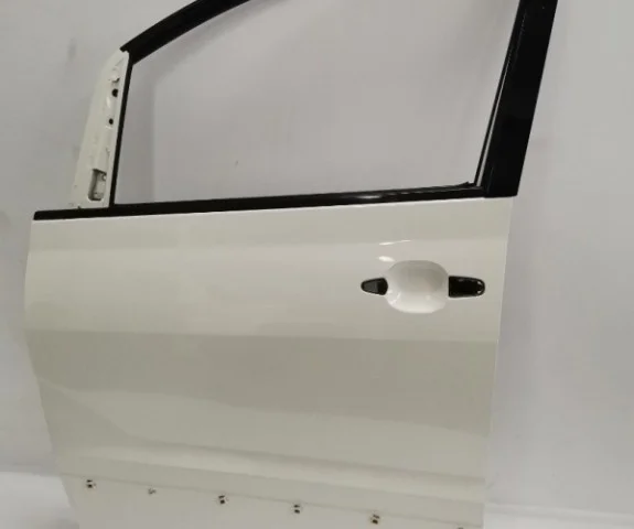 Двери для Toyota Alphard H10 2002-2008 на фотографиях