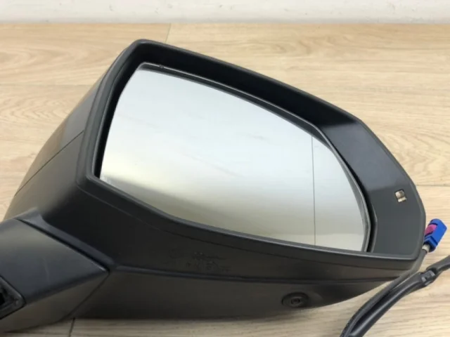 Зеркало боковое правое для Audi Q7 4M 2015+ на фотографиях