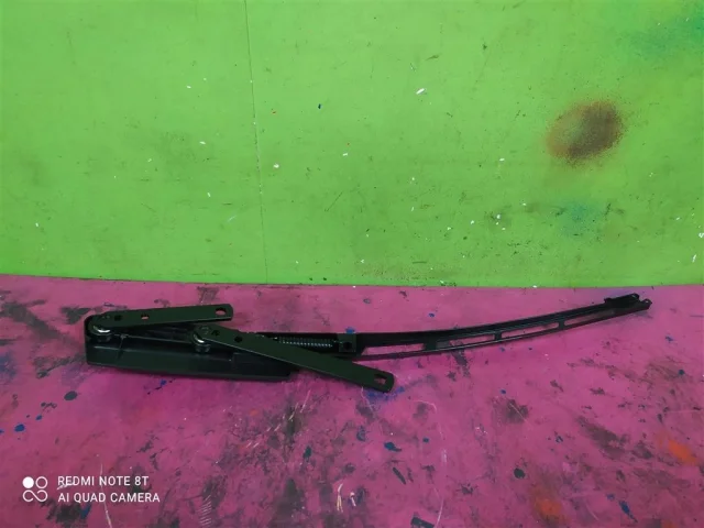 Поводок лобового стеклоочистителя левый для Audi Q7 4L 2005-2015 на фотографиях