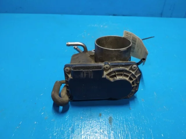 Дроссельная заслонка для Toyota RAV4 XA30 2005-2012 на фотографиях