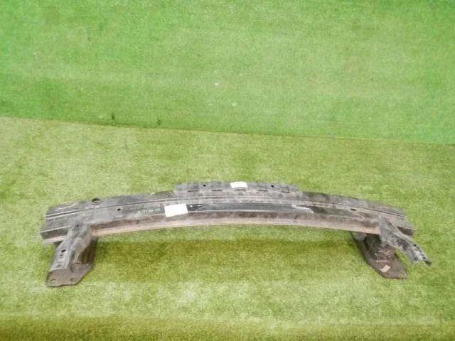 Усилитель бампера передний верхний для Hyundai i40 1 Седан 2011-2015 на фотографиях