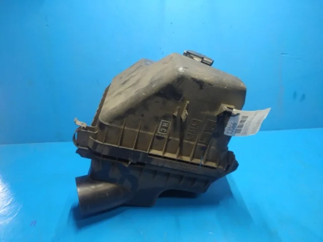 Корпус воздушного фильтра для Toyota RAV4 XA30 2005-2012 на фотографиях