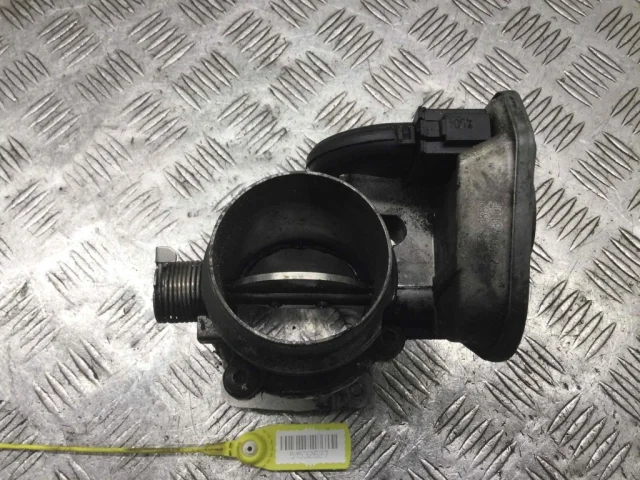 Дроссельная заслонка для BMW X5 Е53 1999-2006 на фотографиях