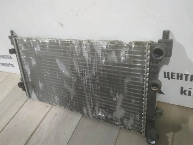 Радиатор охлаждения ДВС для Skoda Rapid I NH3 2012-2017 на фотографиях