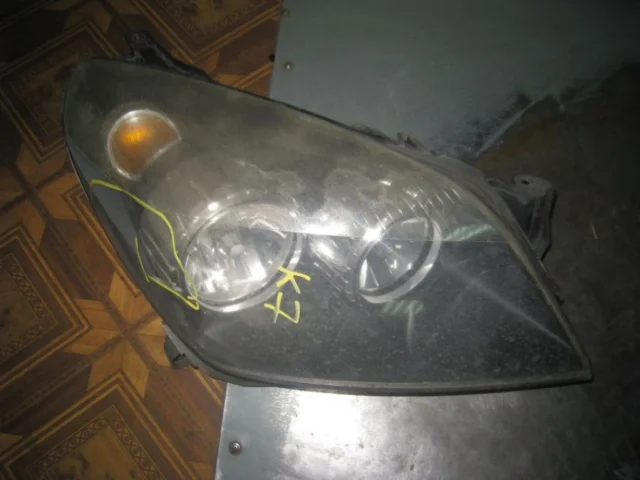 Фара правая для Opel Astra H Седан 2004-2014 на фотографиях