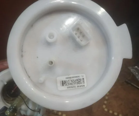 Топливный насос для BMW X3 F25 2010-2017 на фотографиях