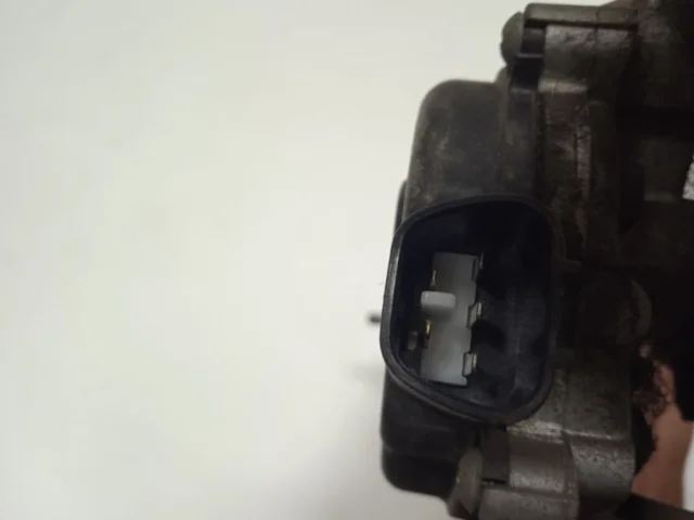 Мотор стеклоочистителя для Nissan Almera Classic B10 2006-2012 на фотографиях