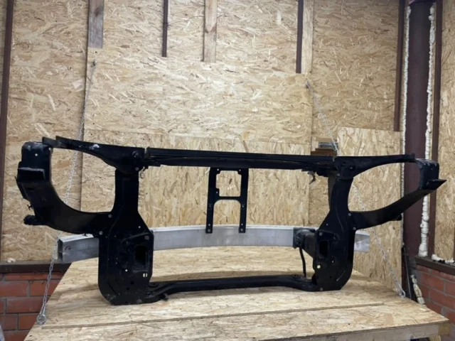 Панель радиатора (телевизор) для Mercedes-Benz GL class X164 2006-2012 на фотографиях