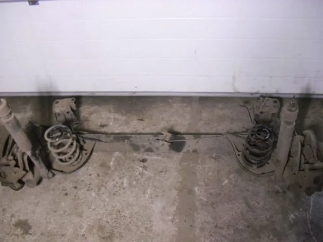 Задняя балка для Nissan Tiida C11 Хэтчбек 2007-2014 на фотографиях