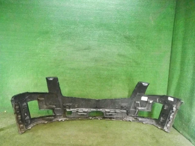 Бампер передний для Cadillac Escalade 4 2013-2020 на фотографиях