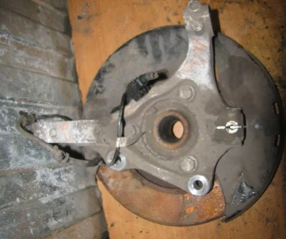 Кулак поворотный правый для Opel Insignia Седан A 2008-2017 на фотографиях