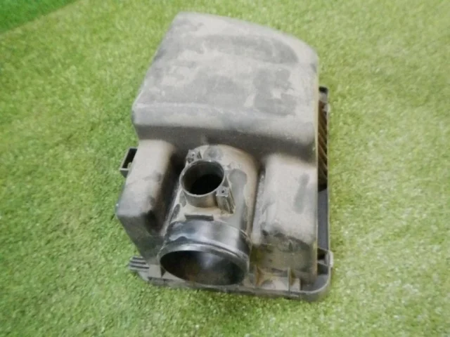 Корпус воздушного фильтра для Mazda CX 5 KF 2017 на фотографиях