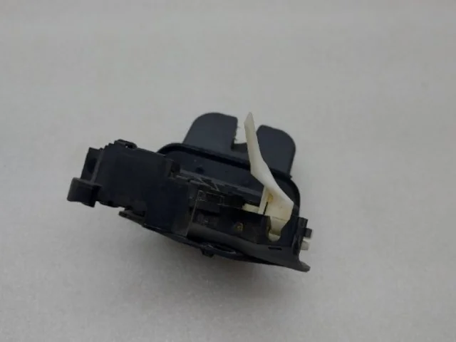 Замок багажника для Audi Q7 4L 2005-2015 на фотографиях