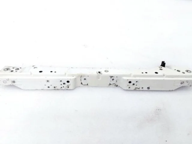 Панель радиатора (телевизор) для Chevrolet Cruze 1 J300 2009-2015 на фотографиях