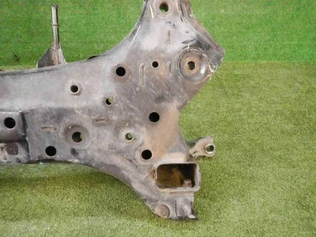 Подрамник двигателя для Hyundai Solaris 2 (2017-2022) на фотографиях