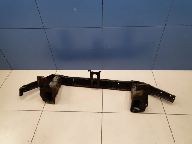 Усилитель бампера передний верхний для Mercedes-Benz GLE class W166 2015-2018 на фотографиях