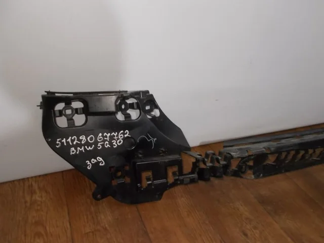 Кронштейн заднего бампера правый для BMW 5er G30 2016-2023 на фотографиях