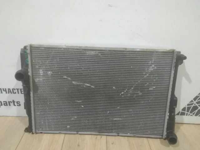 Радиатор охлаждения ДВС для BMW X3 F25 2010-2017 на фотографиях