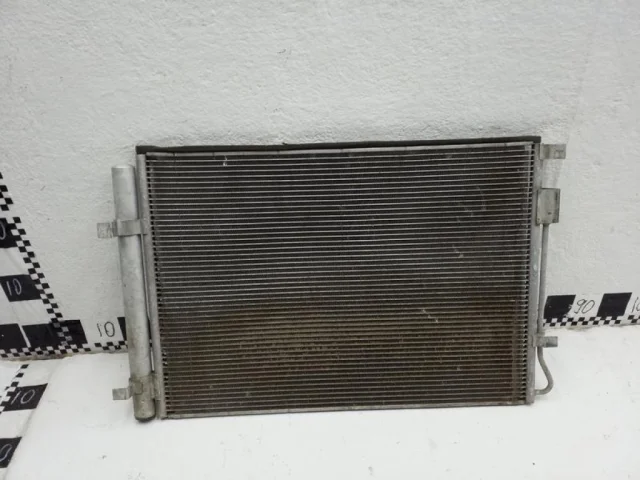 Радиатор кондиционера для Hyundai Solaris 1 рестайлинг 2014-2017 на фотографиях