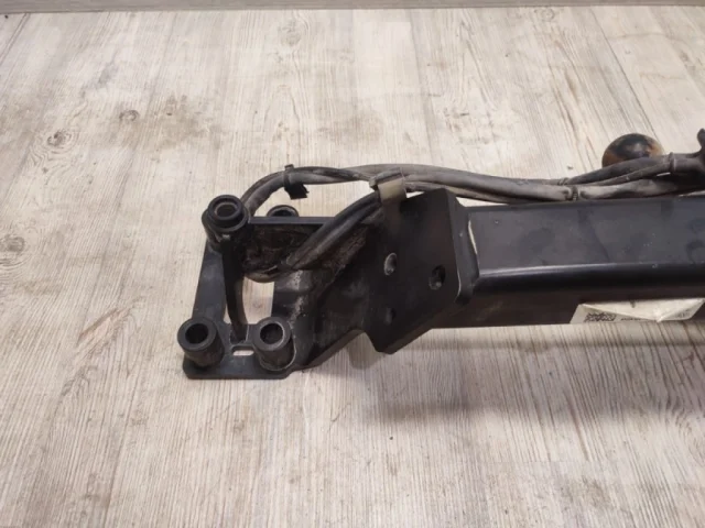 Фаркоп для Volkswagen Touareg II (7P5) Rest 2014-2018 на фотографиях