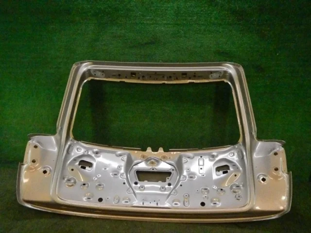 Дверь багажника для Audi Q7 4M 2015+ на фотографиях